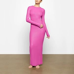 SKIMS LOUNGE LING SLEEVE RIBBED SHIMMER DRESS - FUCHSIA